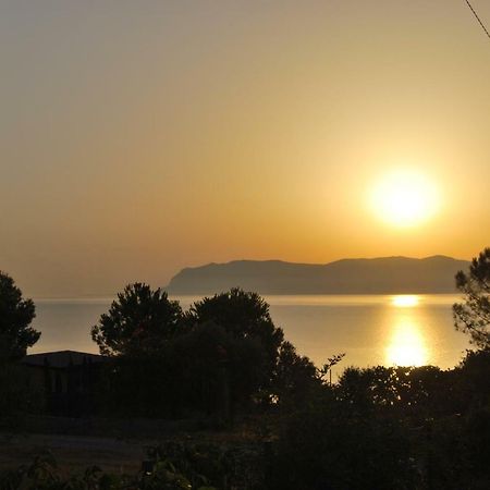Casa Vacanze La Terrazza Sul Golfo Кастеламаре дел Голфо Екстериор снимка