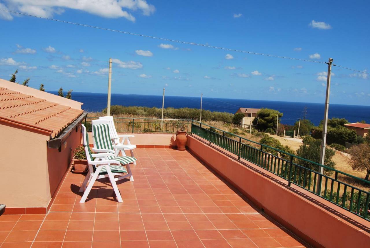 Casa Vacanze La Terrazza Sul Golfo Кастеламаре дел Голфо Екстериор снимка