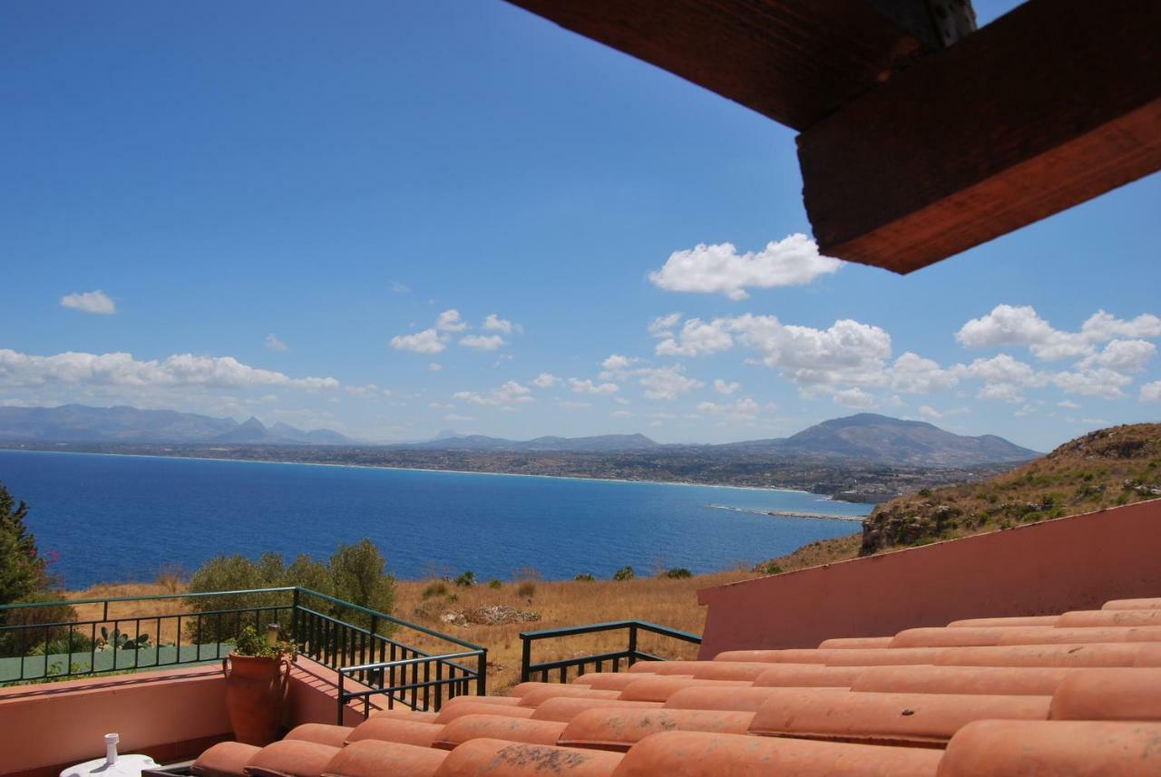 Casa Vacanze La Terrazza Sul Golfo Кастеламаре дел Голфо Екстериор снимка