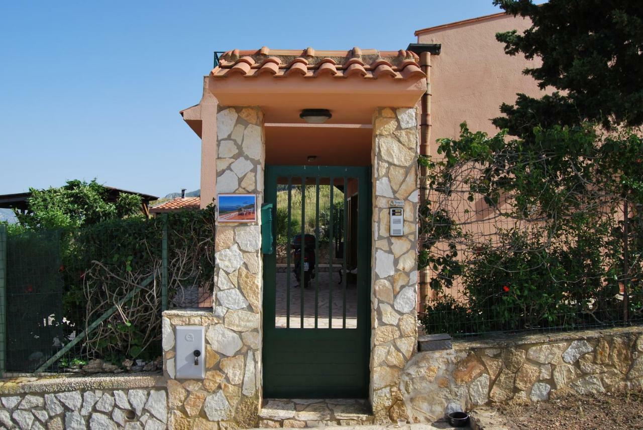 Casa Vacanze La Terrazza Sul Golfo Кастеламаре дел Голфо Екстериор снимка
