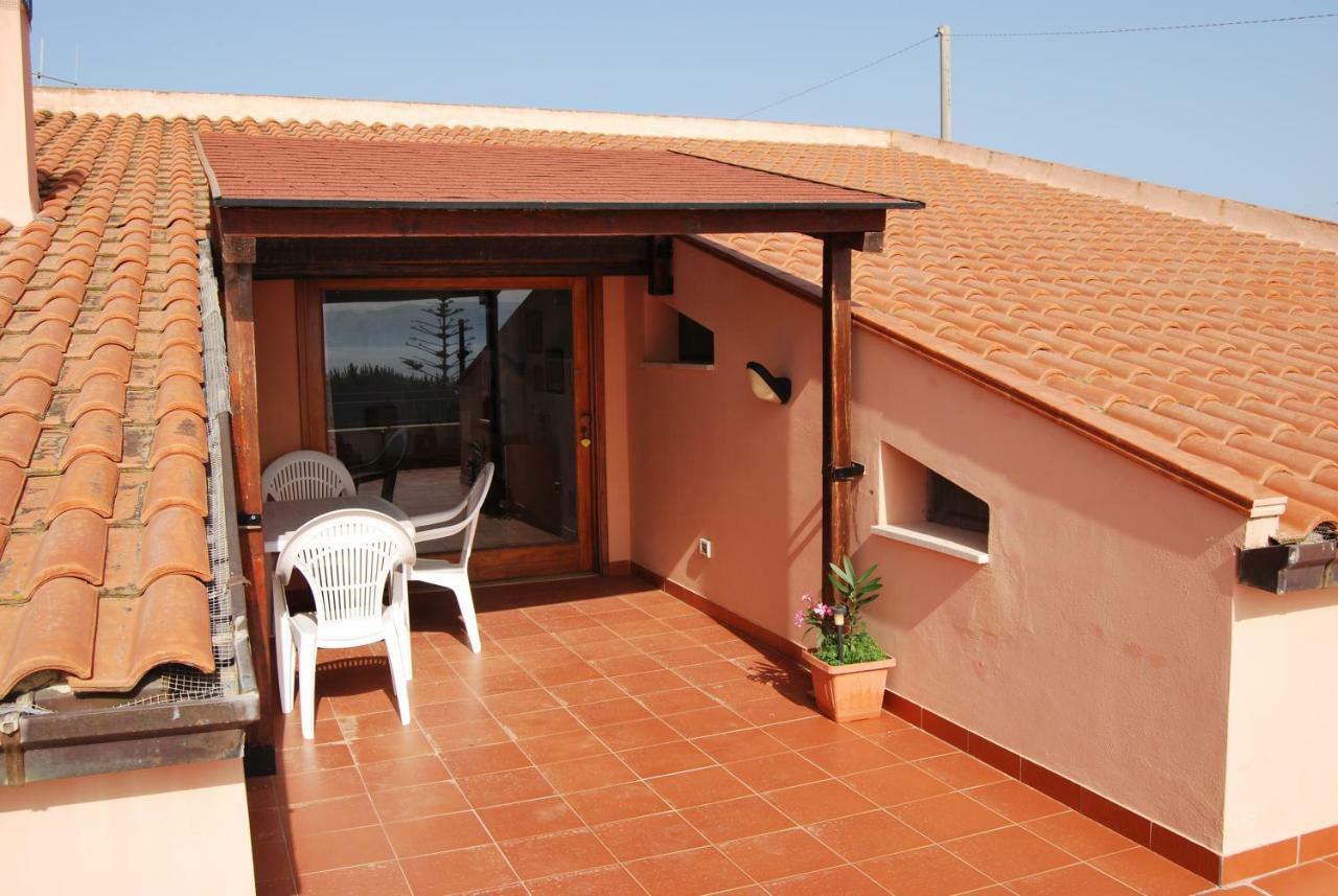Casa Vacanze La Terrazza Sul Golfo Кастеламаре дел Голфо Екстериор снимка