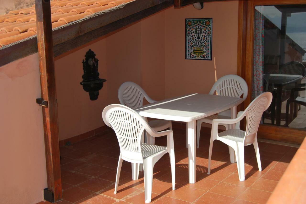 Casa Vacanze La Terrazza Sul Golfo Кастеламаре дел Голфо Екстериор снимка