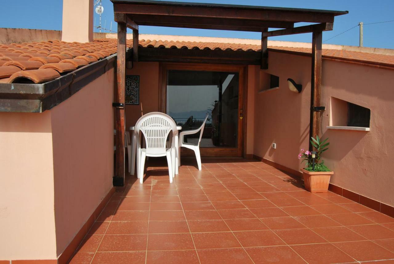 Casa Vacanze La Terrazza Sul Golfo Кастеламаре дел Голфо Екстериор снимка