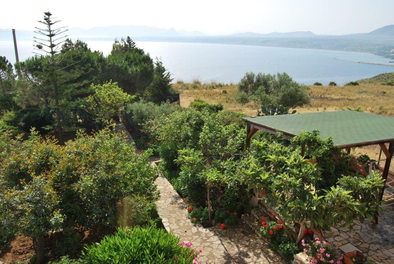 Casa Vacanze La Terrazza Sul Golfo Кастеламаре дел Голфо Екстериор снимка